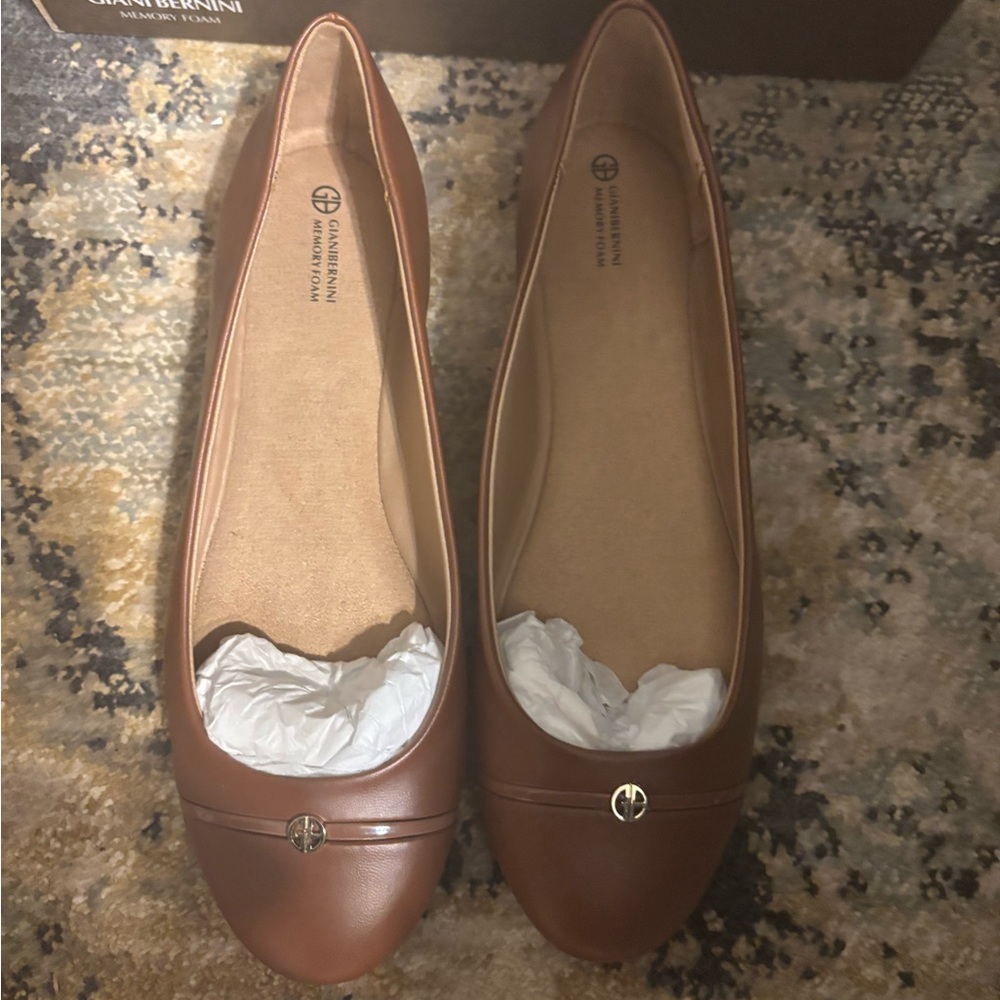 Women's Agnness Memory Foam Cap Toe Ballet